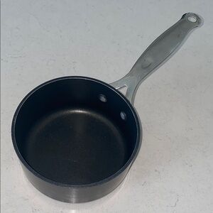 Emils Chef Professional HighQuality Non-Stick Black Saucepan‎ 1 Quart Pot